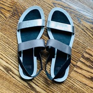 Eileen Fisher Platinum Sling Back Sandals